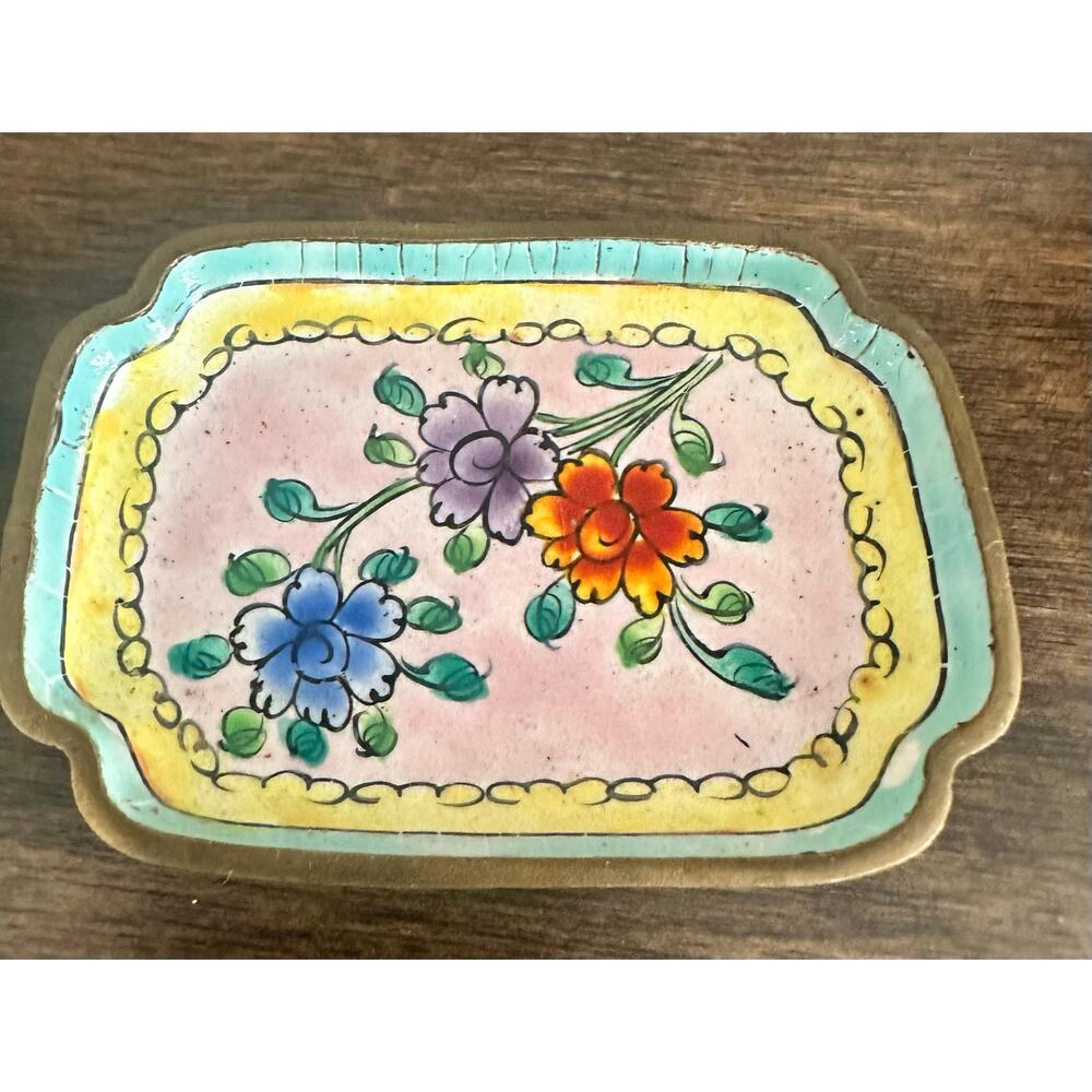 Charming Vintage Chinese Canton Enamel  Copper Miniature Trinket/Salt Dishes Set - Picture 7 of 9